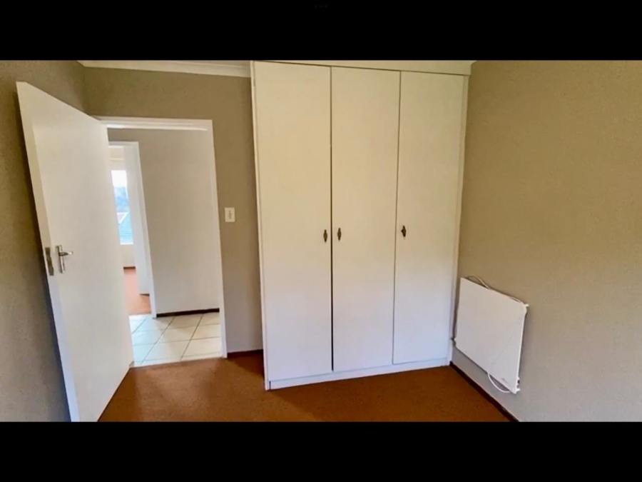 2 Bedroom Property for Sale in Helderkruin Gauteng