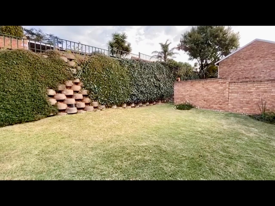 2 Bedroom Property for Sale in Helderkruin Gauteng