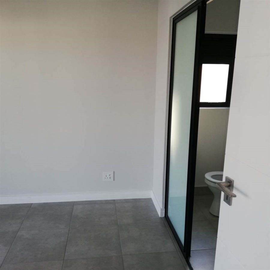 To Let 1 Bedroom Property for Rent in Waterfall Gauteng