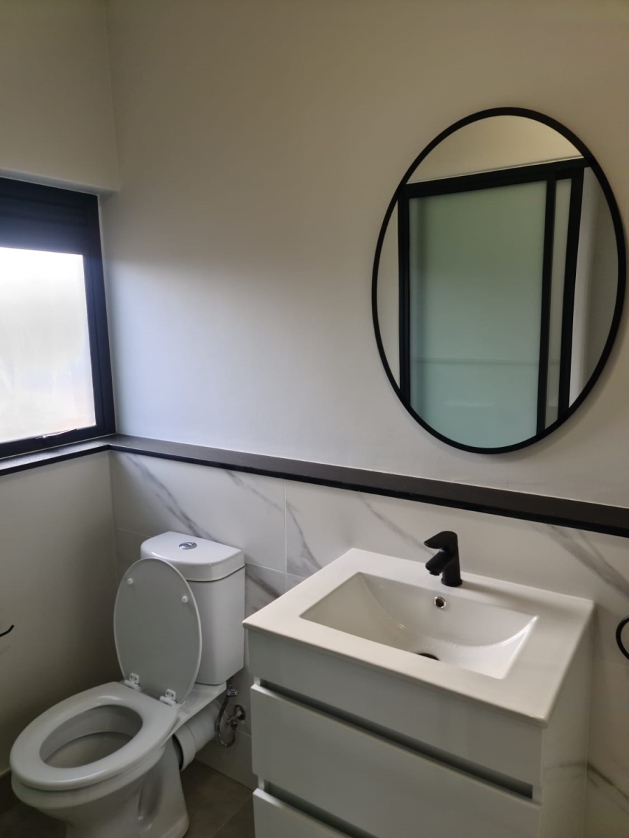 To Let 1 Bedroom Property for Rent in Waterfall Gauteng