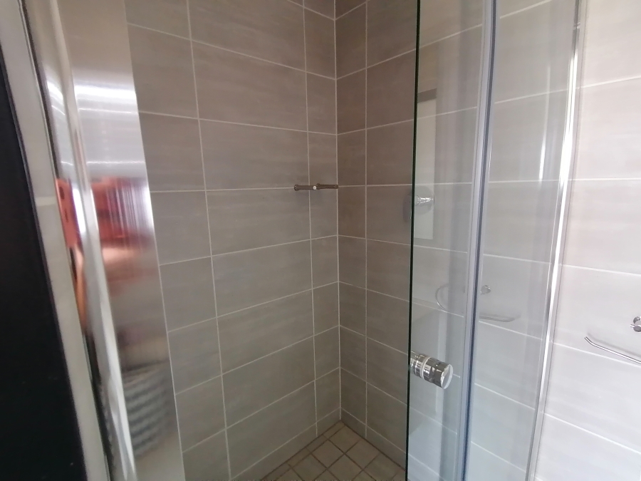 To Let 1 Bedroom Property for Rent in Waterfall Gauteng