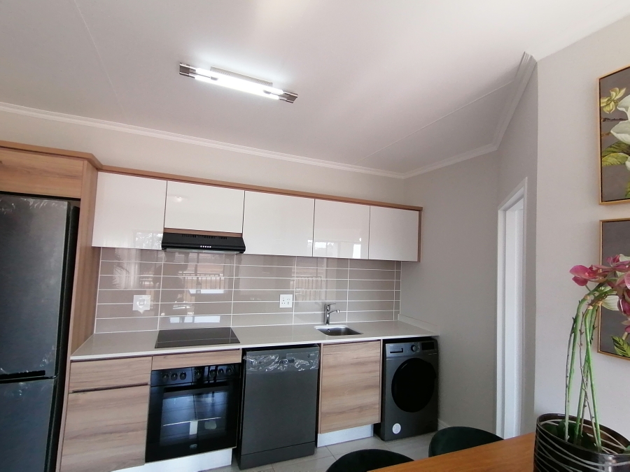 To Let 1 Bedroom Property for Rent in Waterfall Gauteng