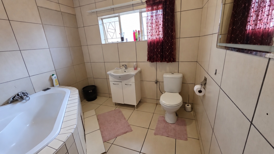 4 Bedroom Property for Sale in Kilner Park Gauteng