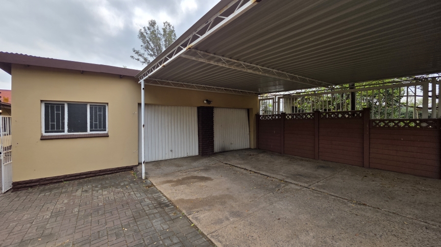 4 Bedroom Property for Sale in Kilner Park Gauteng