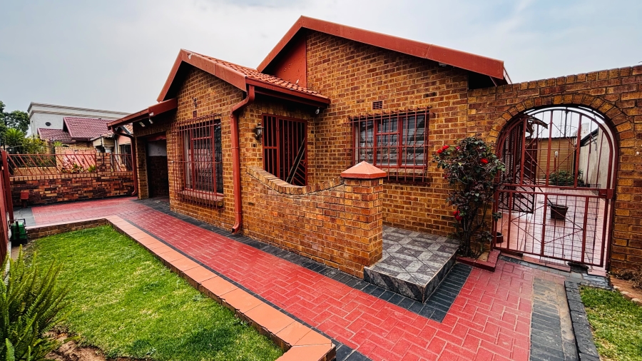 3 Bedroom Property for Sale in Delmore Park Gauteng