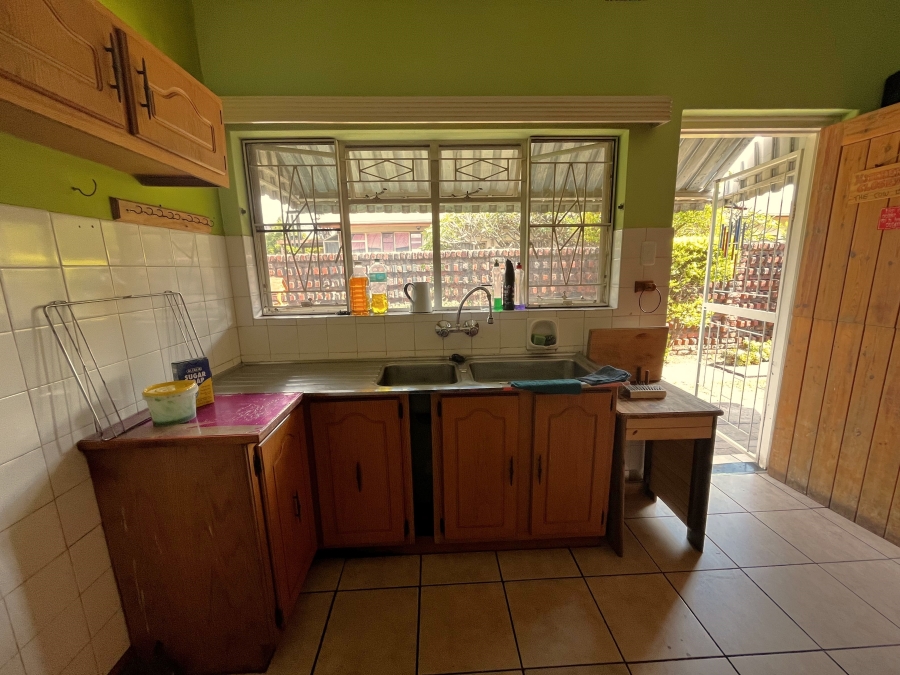 To Let 4 Bedroom Property for Rent in Les Marais Gauteng