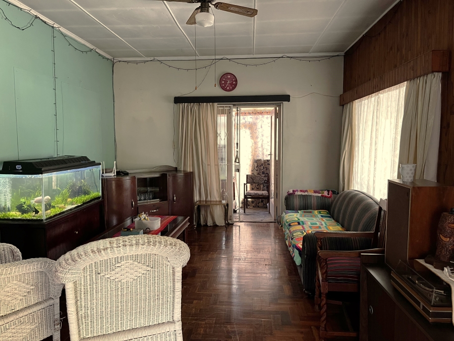To Let 4 Bedroom Property for Rent in Les Marais Gauteng