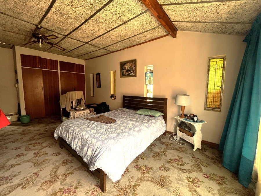To Let 4 Bedroom Property for Rent in Les Marais Gauteng
