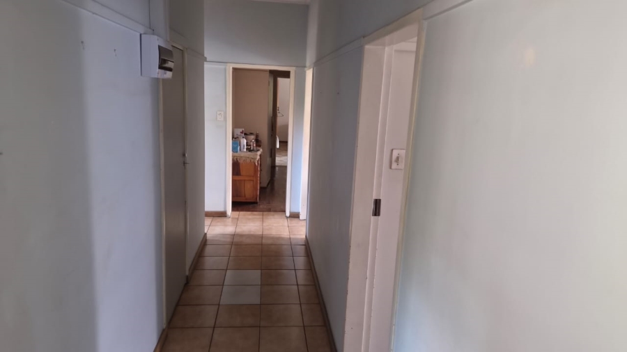 To Let 4 Bedroom Property for Rent in Les Marais Gauteng