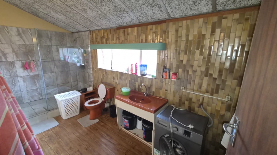 To Let 4 Bedroom Property for Rent in Les Marais Gauteng