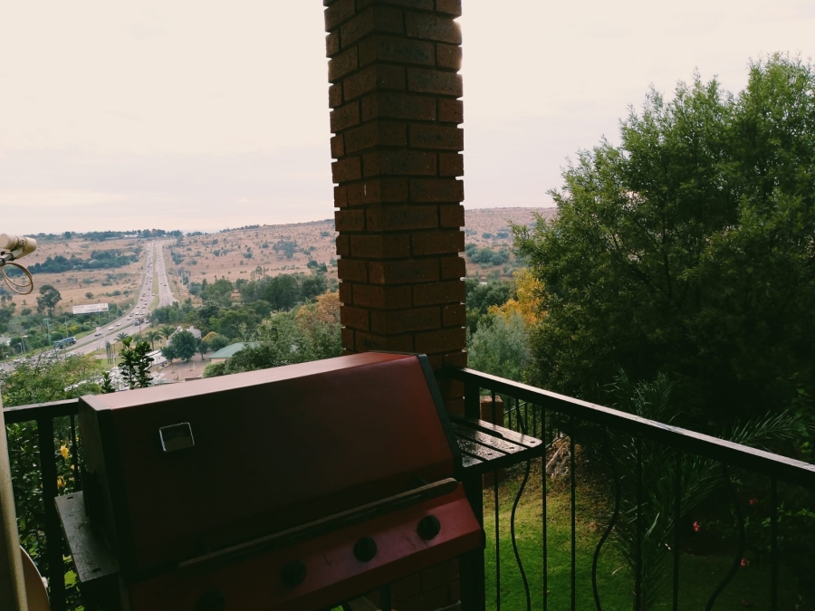 To Let 2 Bedroom Property for Rent in Chancliff A H Gauteng