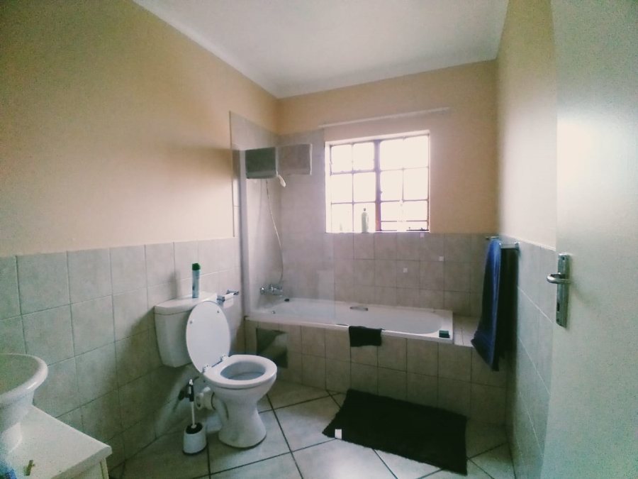 To Let 2 Bedroom Property for Rent in Chancliff A H Gauteng