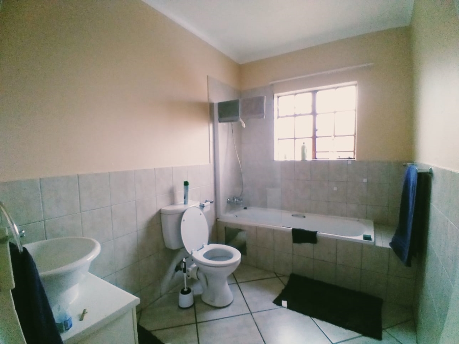 To Let 2 Bedroom Property for Rent in Chancliff A H Gauteng