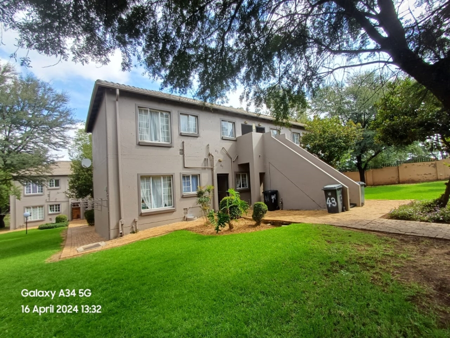 2 Bedroom Property for Sale in Wilgeheuwel Gauteng