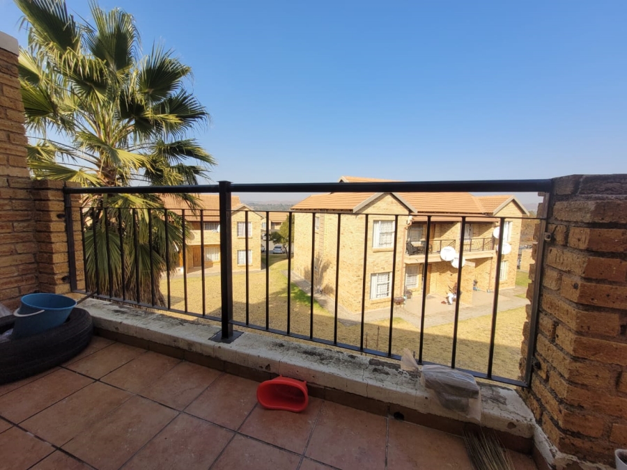 2 Bedroom Property for Sale in Honeypark Gauteng