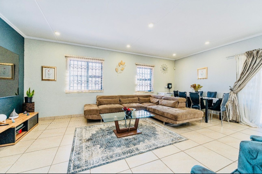 To Let 4 Bedroom Property for Rent in Mindalore Gauteng