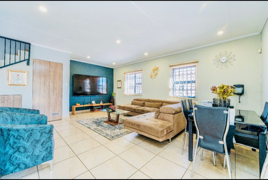 To Let 4 Bedroom Property for Rent in Mindalore Gauteng