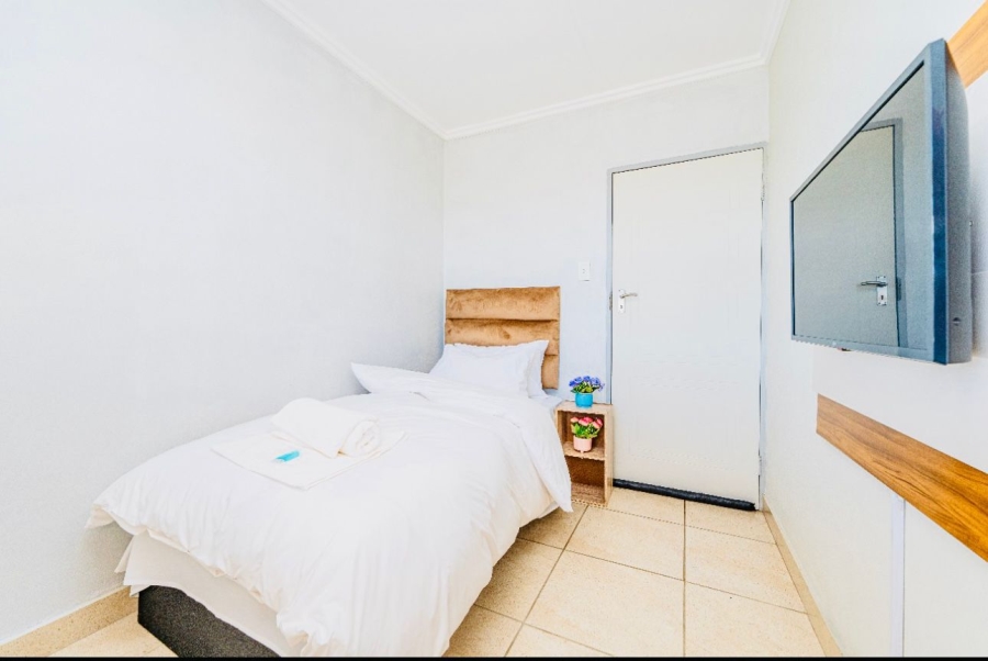 To Let 4 Bedroom Property for Rent in Mindalore Gauteng