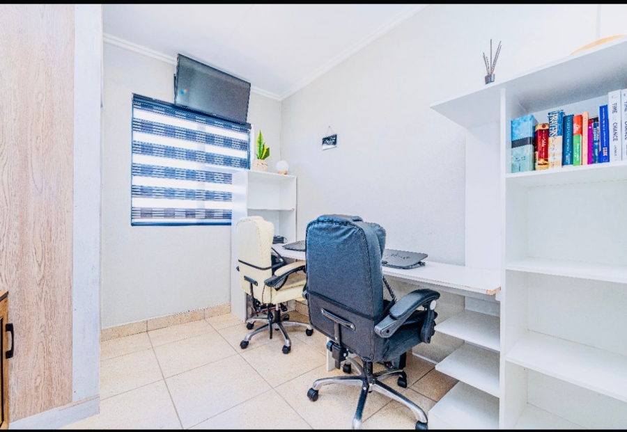 To Let 4 Bedroom Property for Rent in Mindalore Gauteng