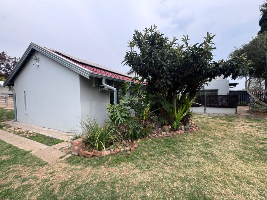 3 Bedroom Property for Sale in Bonaero Park Gauteng