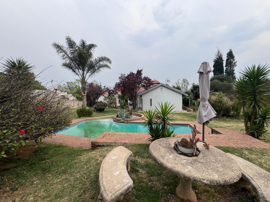 3 Bedroom Property for Sale in Bonaero Park Gauteng