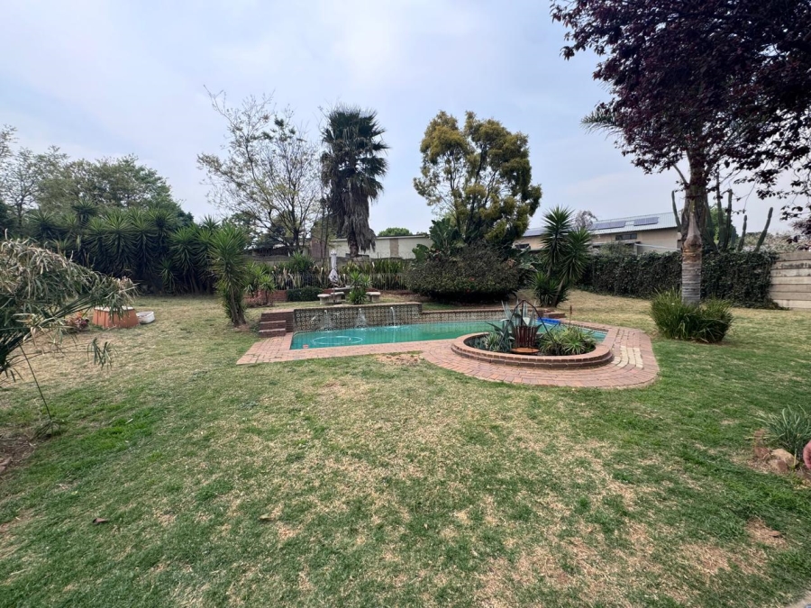 3 Bedroom Property for Sale in Bonaero Park Gauteng