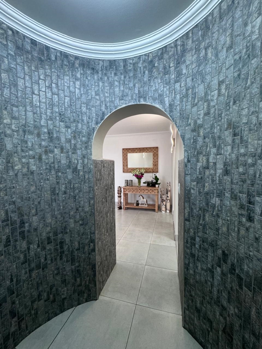 3 Bedroom Property for Sale in Bonaero Park Gauteng