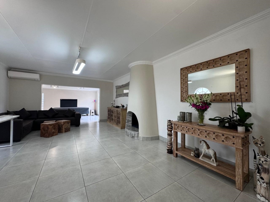 3 Bedroom Property for Sale in Bonaero Park Gauteng