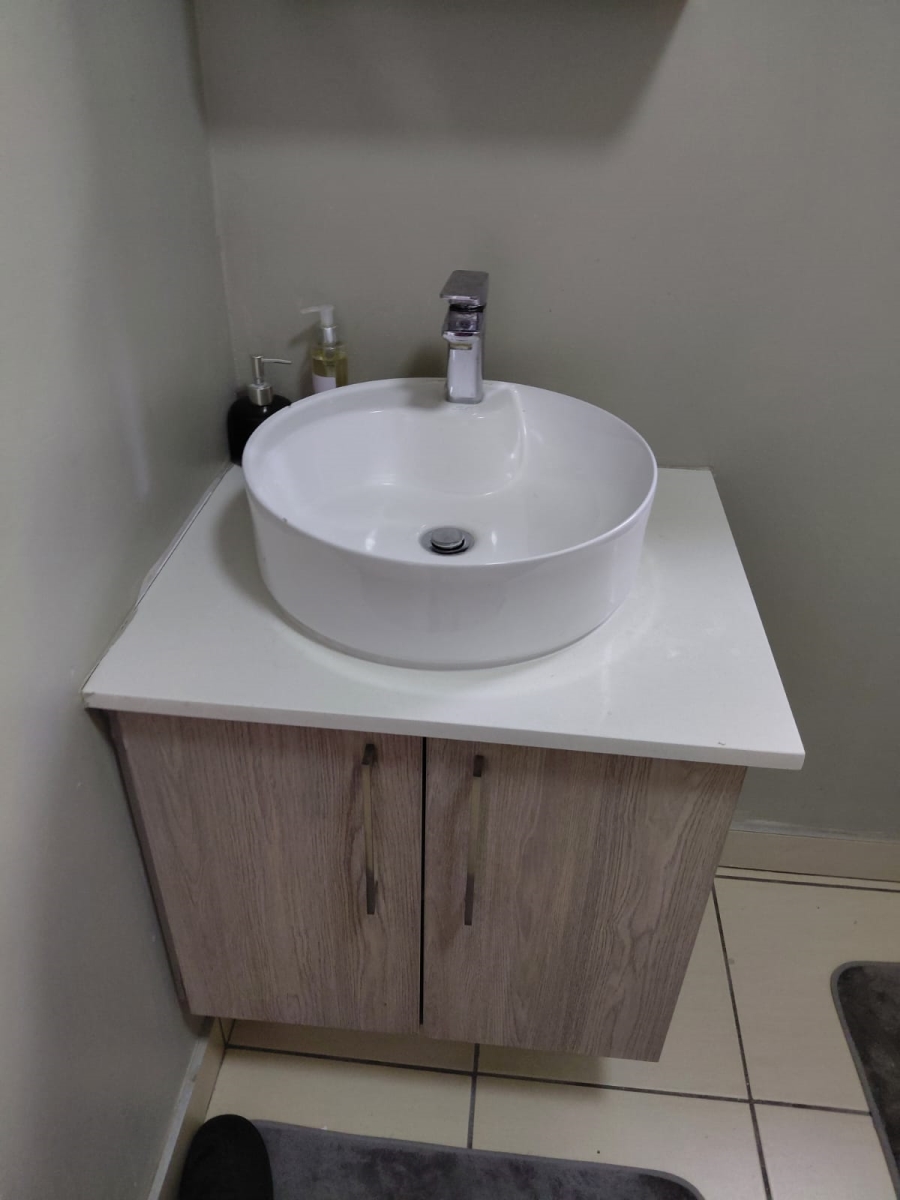 2 Bedroom Property for Sale in Halfway Gardens Gauteng
