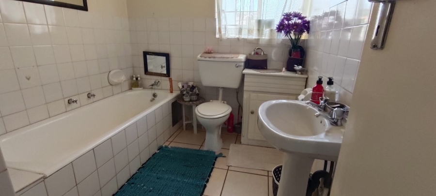 4 Bedroom Property for Sale in Hillshaven Gauteng