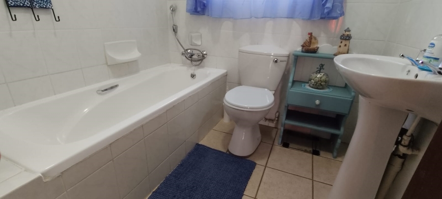 3 Bedroom Property for Sale in Westonaria Gauteng