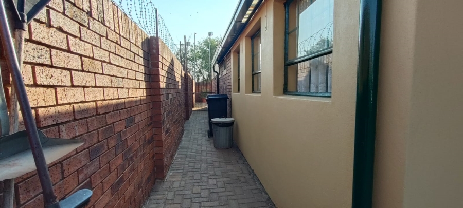 3 Bedroom Property for Sale in Westonaria Gauteng