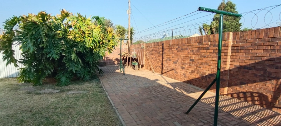 3 Bedroom Property for Sale in Westonaria Gauteng