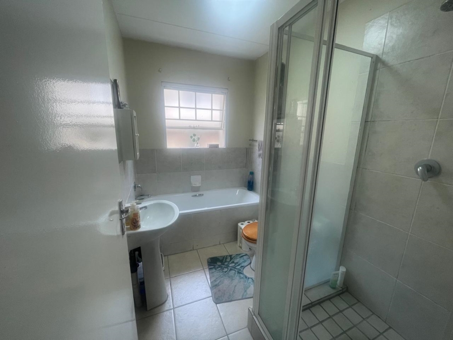 To Let 2 Bedroom Property for Rent in Rynfield A H Gauteng
