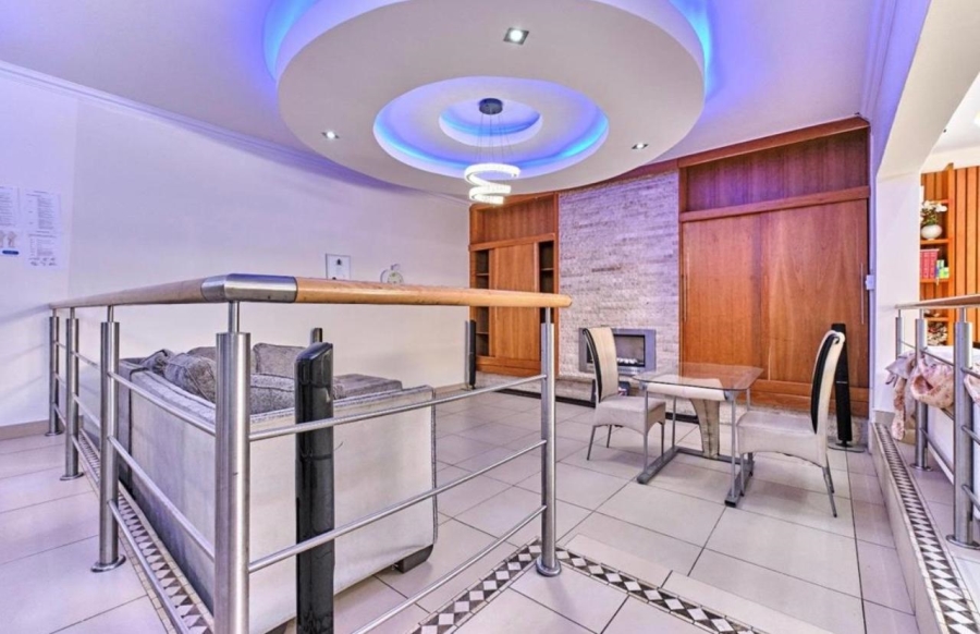 4 Bedroom Property for Sale in Glenvista Gauteng