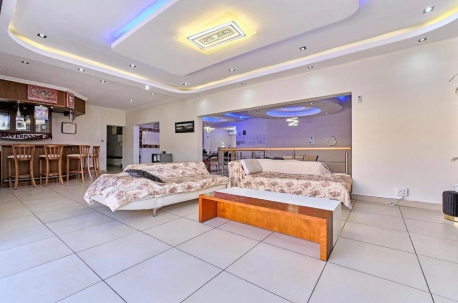 4 Bedroom Property for Sale in Glenvista Gauteng