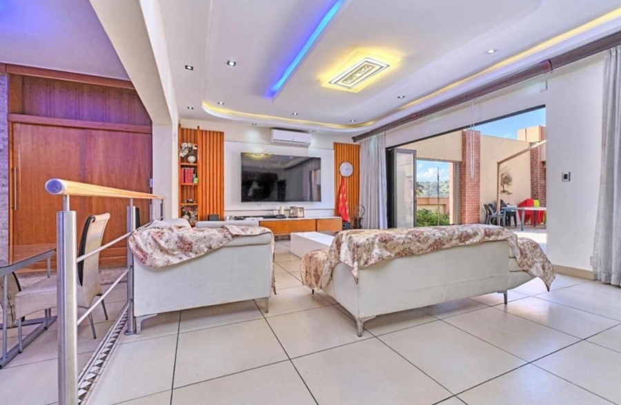 4 Bedroom Property for Sale in Glenvista Gauteng