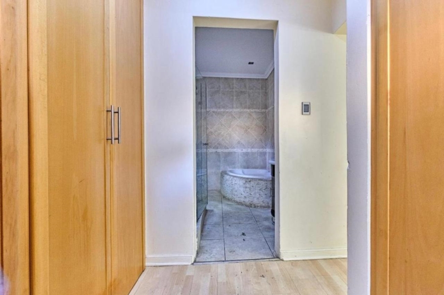4 Bedroom Property for Sale in Glenvista Gauteng
