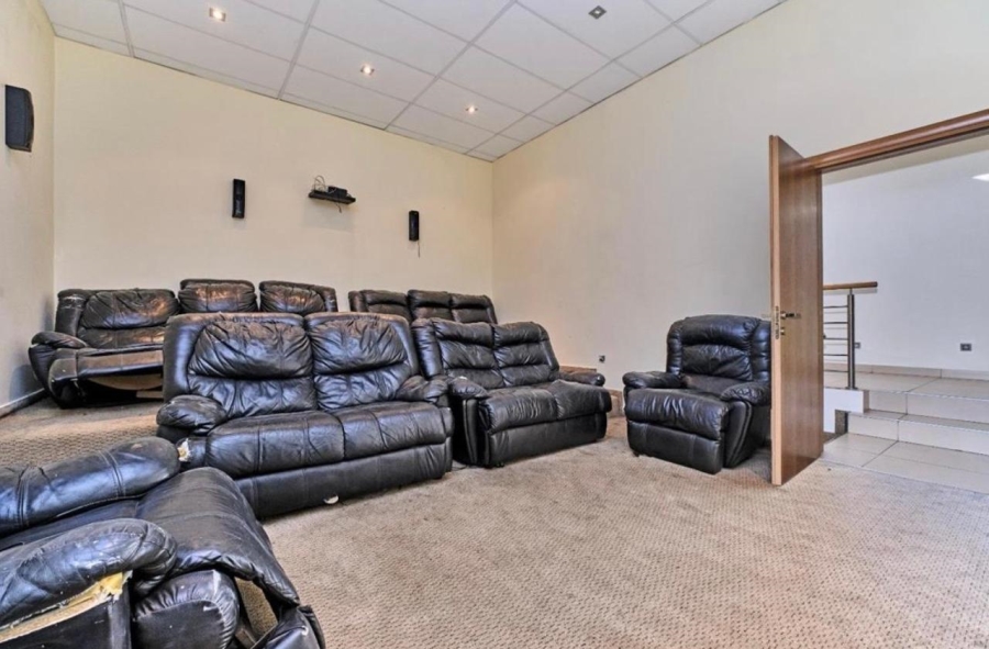 4 Bedroom Property for Sale in Glenvista Gauteng