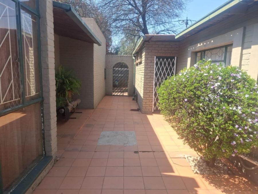 3 Bedroom Property for Sale in Westonaria Gauteng