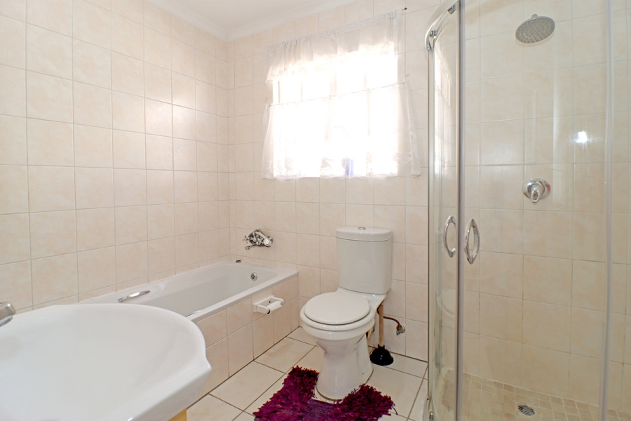 4 Bedroom Property for Sale in Glenhazel Gauteng