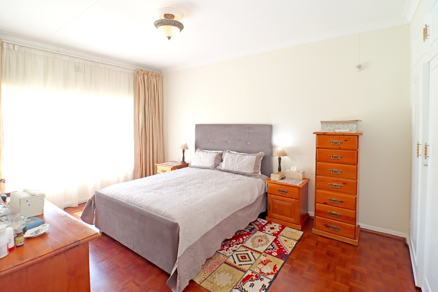 4 Bedroom Property for Sale in Glenhazel Gauteng