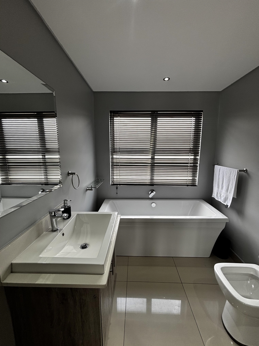 1 Bedroom Property for Sale in Broadacres Gauteng