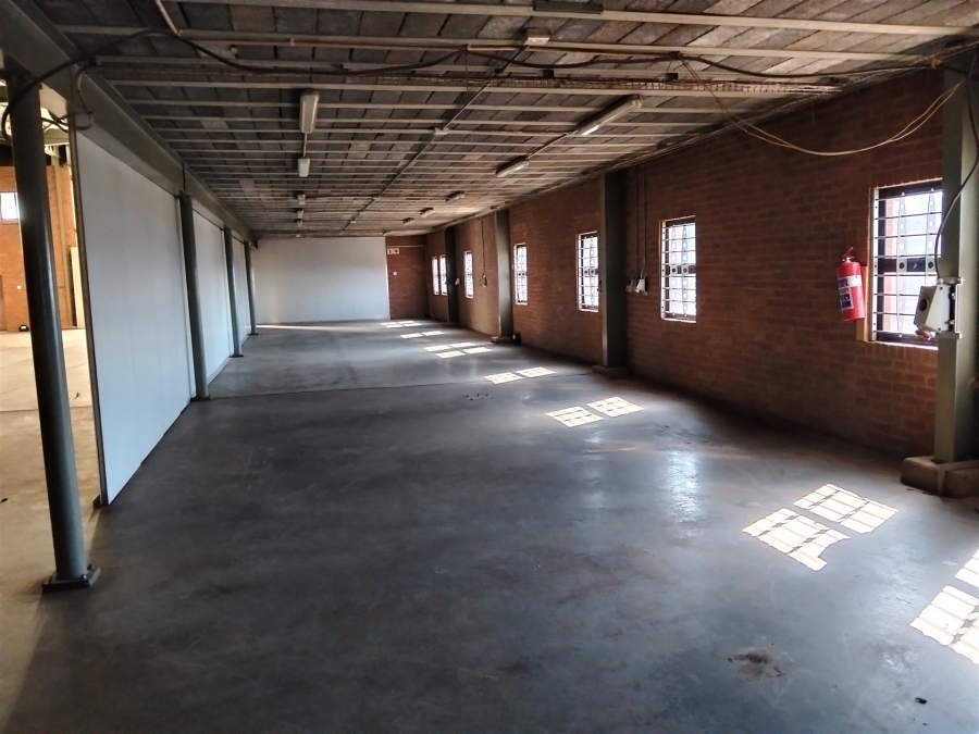 To Let Commercial Property for Rent in Strijdom Park Gauteng