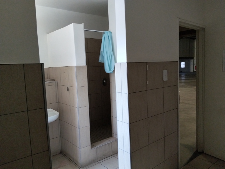 To Let Commercial Property for Rent in Strijdom Park Gauteng