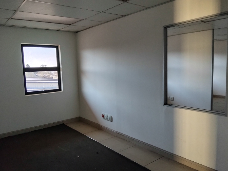 To Let Commercial Property for Rent in Strijdom Park Gauteng