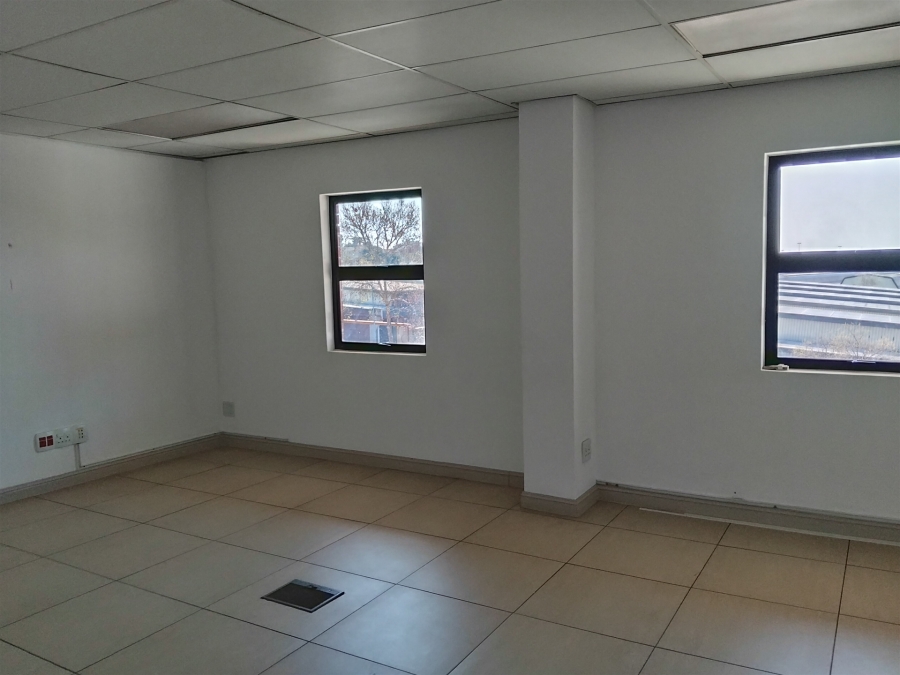 To Let Commercial Property for Rent in Strijdom Park Gauteng