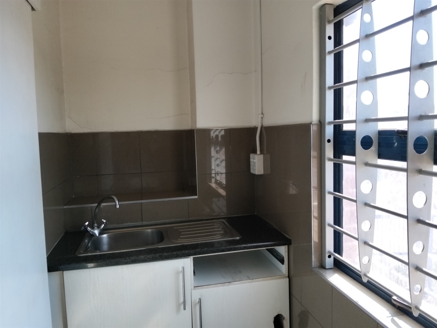 To Let Commercial Property for Rent in Strijdom Park Gauteng
