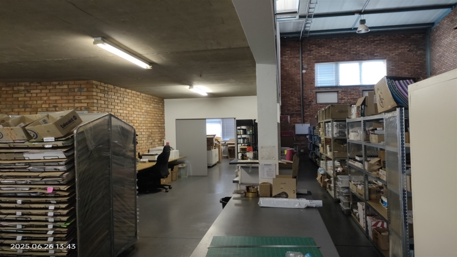 To Let Commercial Property for Rent in Strijdom Park Gauteng