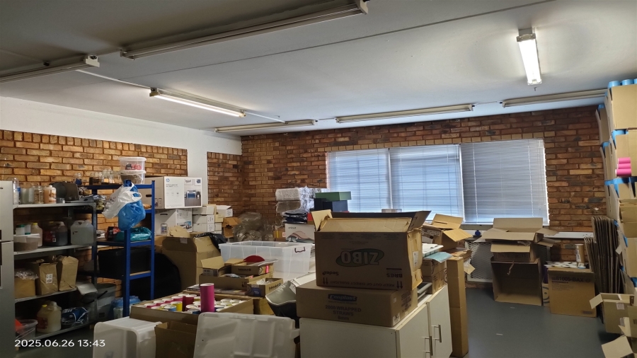 To Let Commercial Property for Rent in Strijdom Park Gauteng
